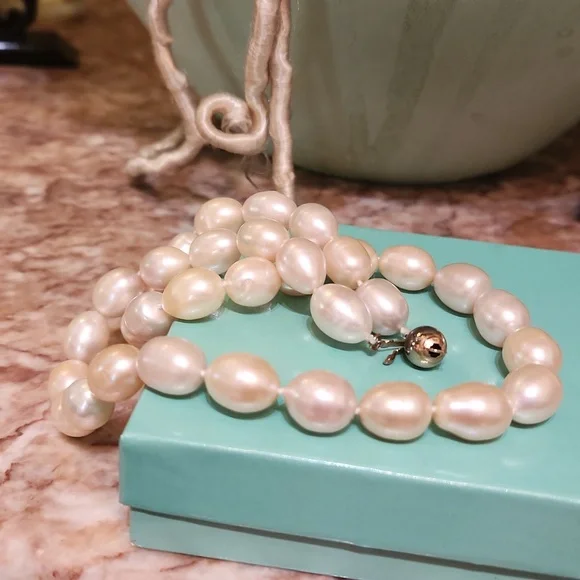 Blush Pearl Necklace - Picture 3 of 3